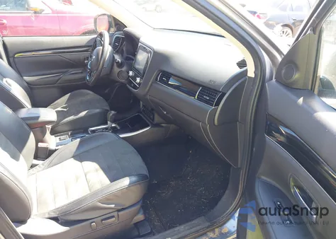 2020 Mitsubishi Outlander Le 2.4/Se 2.4/Sel 2.4/Sp 2.4 z USA, uszkodzony, nr VIN JA4AD3A33LZ011118